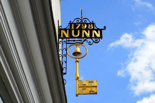 Hixson, TN – Sign Company Discusses Types of Custom Metal Signs we Install